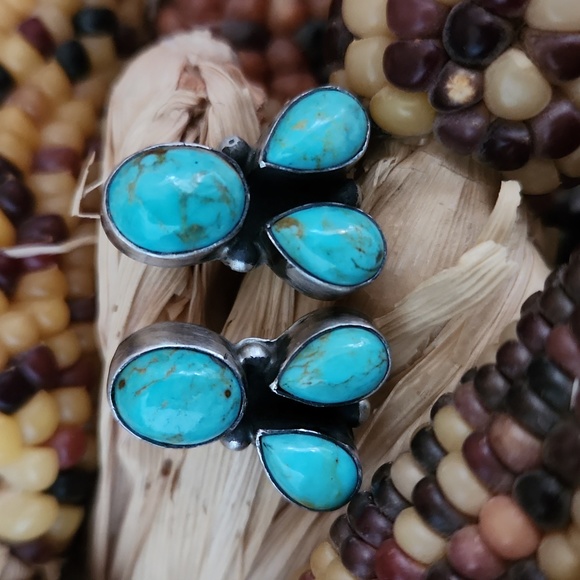Gorgeous NWOT Native American Navajo Turquoise & Sterling Cluster Earrings 🩵🎁